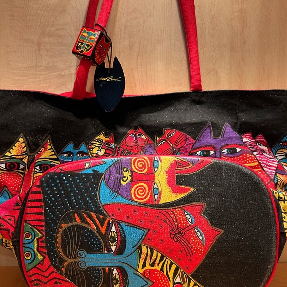 Laurel Burch Cat Travel Bag - Picture 5 of 8